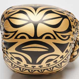 боксови ръкавици leone haka gold 2