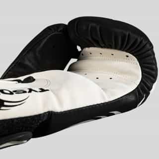 boksovi rykavici venum mike tyson deep black optical white 3 боксови ръкавици venum mike tyson deep black/optical white 3