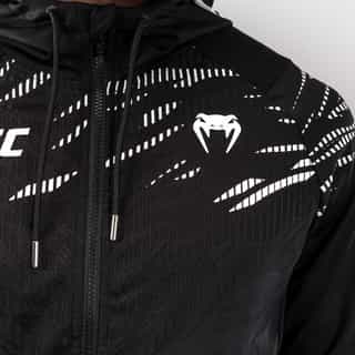 suichyr ufc fusion by venum authentic fight night men’s walkout hoodie – black 2 суичър ufc fusion by venum authentic fight night men’s walkout hoodie - black 2