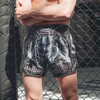 muay thai shorti 8 weapons bone island black 1 муай тай шорти 8 weapons bone island black 1