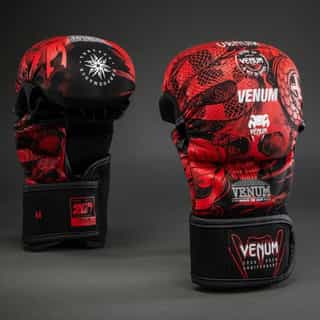 ММА Ръкавици Venum 20th Anniversary Sparring Gloves – Black Red ММА Ръкавици Venum 20th Anniversary Sparring Gloves - Black/Red