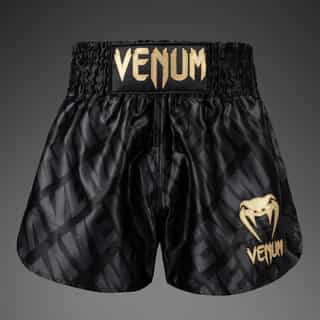 Муай Тай Шорти Venum x Contender XT Muay Thai Shorts – Black Gold Муай Тай Шорти Venum x Contender XT Muay Thai Shorts – Black Gold