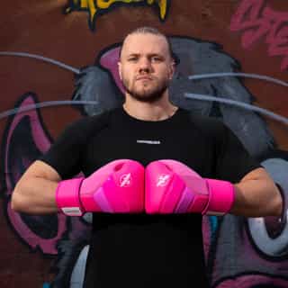 boksovi rykavici hayabusa t3 neon pink 3 боксови ръкавици hayabusa t3 neon pink 1