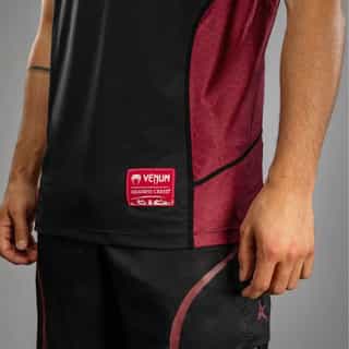 Тениска Venum x Assassin’s Creed Shadows Men’s Dry-Tech T-Shirt – Burgundy Black 3 Тениска Venum x Assassin’s Creed Shadows Men’s Dry-Tech T-Shirt - Burgundy Black 2