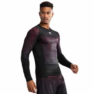 rashgard venum g-gfit air men’s long sleeve rashguard – deep black fire red 1 рашгард venum g-gfit air men's long sleeve rashguard - deep black/fire red 1