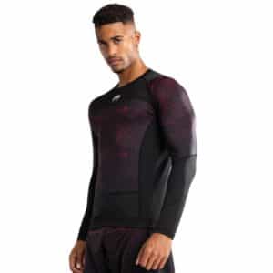 rashgard venum g-gfit air men’s long sleeve rashguard – deep black fire red рашгард venum g-gfit air men's long sleeve rashguard - deep black/fire red