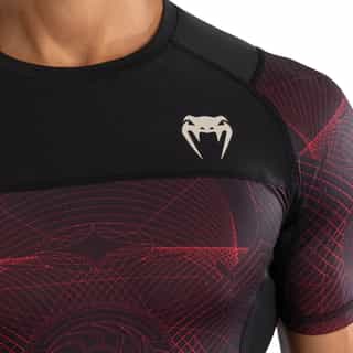 rashgard venum g-fit air men’s short sleeve rashguard – deep black fire red 2 рашгард venum g-fit air men's short sleeve rashguard - deep black/fire red 2