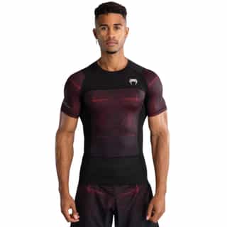 rashgard venum g-fit air men’s short sleeve rashguard – deep black fire red рашгард venum g-fit air men's short sleeve rashguard - deep black/fire red