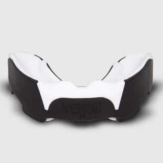 -УСТА-VENUM-PREDATOR-MOUTHGUARD-WHITE-BLACK.jpg ЗА УСТА VENUM PREDATOR MOUTHGUARD WHITE BLACK
