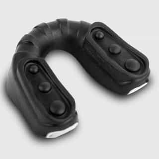 -ЗА-УСТА-VENUM-CHALLENGER-KIDS-MOUTHGUARD-BLACK-WHITE-2.jpg ПРОТЕКТОР ЗА УСТА VENUM CHALLENGER KIDS MOUTHGUARD BLACKWHITE 2