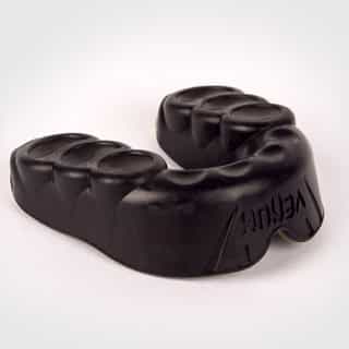 -Уста-VENUM-CHALLENGER-MOUTHGUARD-BLACK-KHAKI-1.jpg за Уста VENUM PREDATOR MOUTHGUARD BLACK KHAKI 1