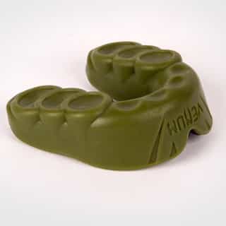 -Уста-VENUM-CHALLENGER-MOUTHGUARD-KHAKI-BLACK-1.jpg за Уста VENUM PREDATOR MOUTHGUARD KHAKI BLACK 1