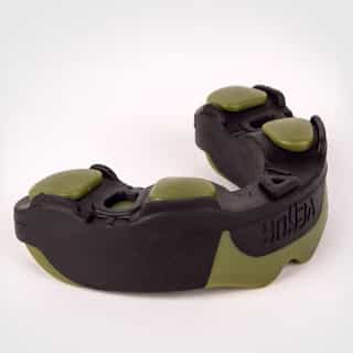 -Уста-VENUM-PREDATOR-MOUTHGUARD-BLACK-KHAKI-2-1.jpg за Уста VENUM PREDATOR MOUTHGUARD BLACK KHAKI 2 1
