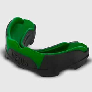 -уста-VENUM-PREDATOR-MOUTHGUARD-BLACK-GREEN.jpg ЗА УСТА VENUM PREDATOR MOUTHGUARD GREEN