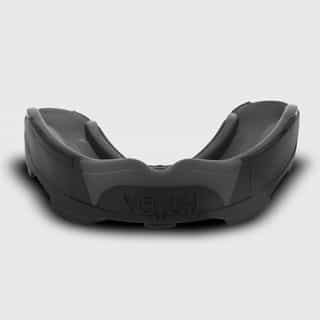 -уста-VENUM-PREDATOR-MOUTHGUARD-Black-Black-2.jpg ЗА УСТА VENUM PREDATOR MOUTHGUARD Black Black 2