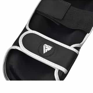 protektori za kraka rdx f6 kara white 1 протектори за крака rdx f6 kara white 1