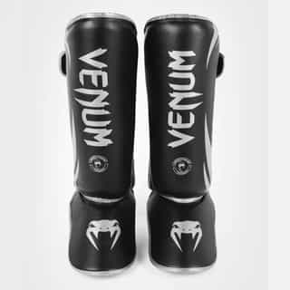 protektori za kraka venum challenger black silver (1) протектори за крака venum challenger black/silver 1
