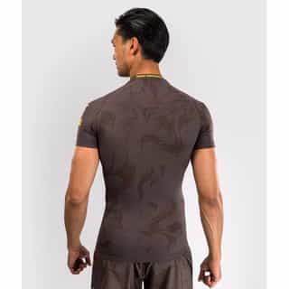 rashgard ufc fusion by venum fight week men’s performance short sleeve rashguard – earthen brown 1 рашгард ufc fusion by venum fight week men’s performance short sleeve rashguard - earthen brown 1