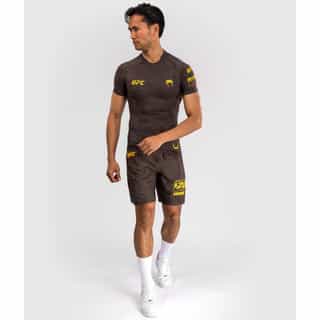 rashgard ufc fusion by venum fight week men’s performance short sleeve rashguard – earthen brown 3 рашгард ufc fusion by venum fight week men’s performance short sleeve rashguard - earthen brown 3
