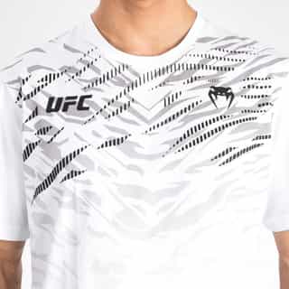 teniska ufc fusion by venum men’s replica short sleeve t-shirt – white 2 тениска ufc fusion by venum men’s replica short sleeve t-shirt - white 3