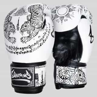 boksovi rykavici 8 weapons sak yant tigers white black боксови ръкавици 8 weapons sak yant tigers white/black