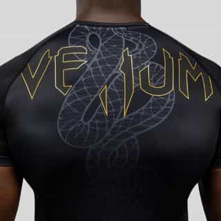 rashgard venum serpenti short sleeve black silver gold 3 рашгард venum serpenti short sleeve black/silver/gold 3