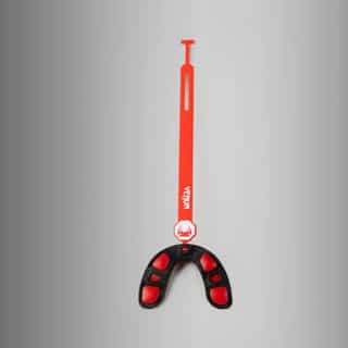 protektor za zybi venum predator mouthguard – strapstraples – black red 3 протектор за зъби venum predator mouthguard - strap/straples - black/red 3