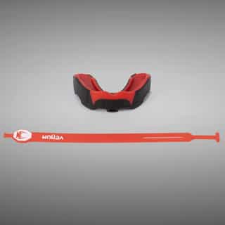 protektor za zybi venum predator mouthguard – strapstraples – black red протектор за зъби venum predator mouthguard - strapstraples - black red
