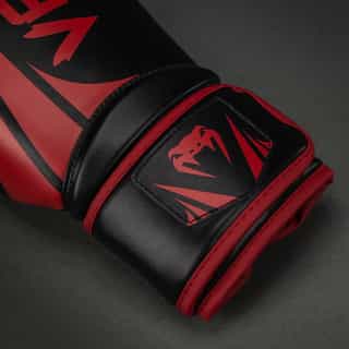 Боксови Ръкавици Venum Challenger 2.5 Boxing Gloves – Black red 3 Боксови Ръкавици Venum Challenger 2.5 Boxing Gloves – Black/Red 2