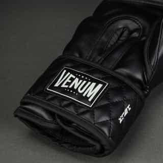 Боксови Ръкавици Venum Impact Classic Boxing Gloves – Black 2 Боксови Ръкавици Venum Impact Classic Boxing Gloves - Black 1