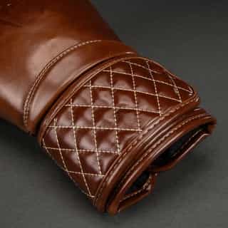 Боксови Ръкавици Venum Impact Classic Boxing Gloves – Shiny Havana 3 Боксови Ръкавици Venum Impact Classic Boxing Gloves - Shiny Havana 3