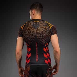Рашгард Venum Quetzal Fury Short Sleeve Rashguard – Black Fury Red Tangerine 1 Рашгард Venum Quetzal Fury Short Sleeve Rashguard - Black Fury Red Tangerine 1