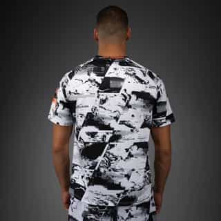 Тениска UFC Zenith by Venum Authentic Fight Week Men’s White Performance Short Sleeve T-Shirt 3 Тениска UFC Zenith by Venum Authentic Fight Week Men's White Performance Short Sleeve T-Shirt 1