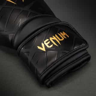 Боксови Ръкавици Venum Contender 1.5 XT 3D Boxing Gloves – Black Gold 2 Боксови Ръкавици Venum Contender 1.5 XT 3D Boxing Gloves - Black Gold 2