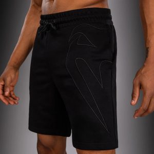 Шорти Venum Giant 3D Cotton Shorts Black – детайл на логото