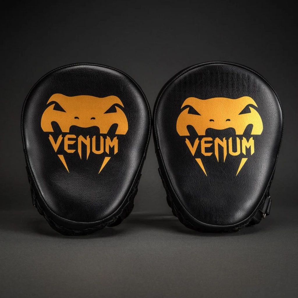 Лапи за бокс Venum Light Focus Mitts – Black/Gold