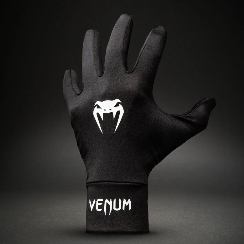 Вътрешни Ръкавици Venum Glove Liners – Black – детайл на еластичния маншет