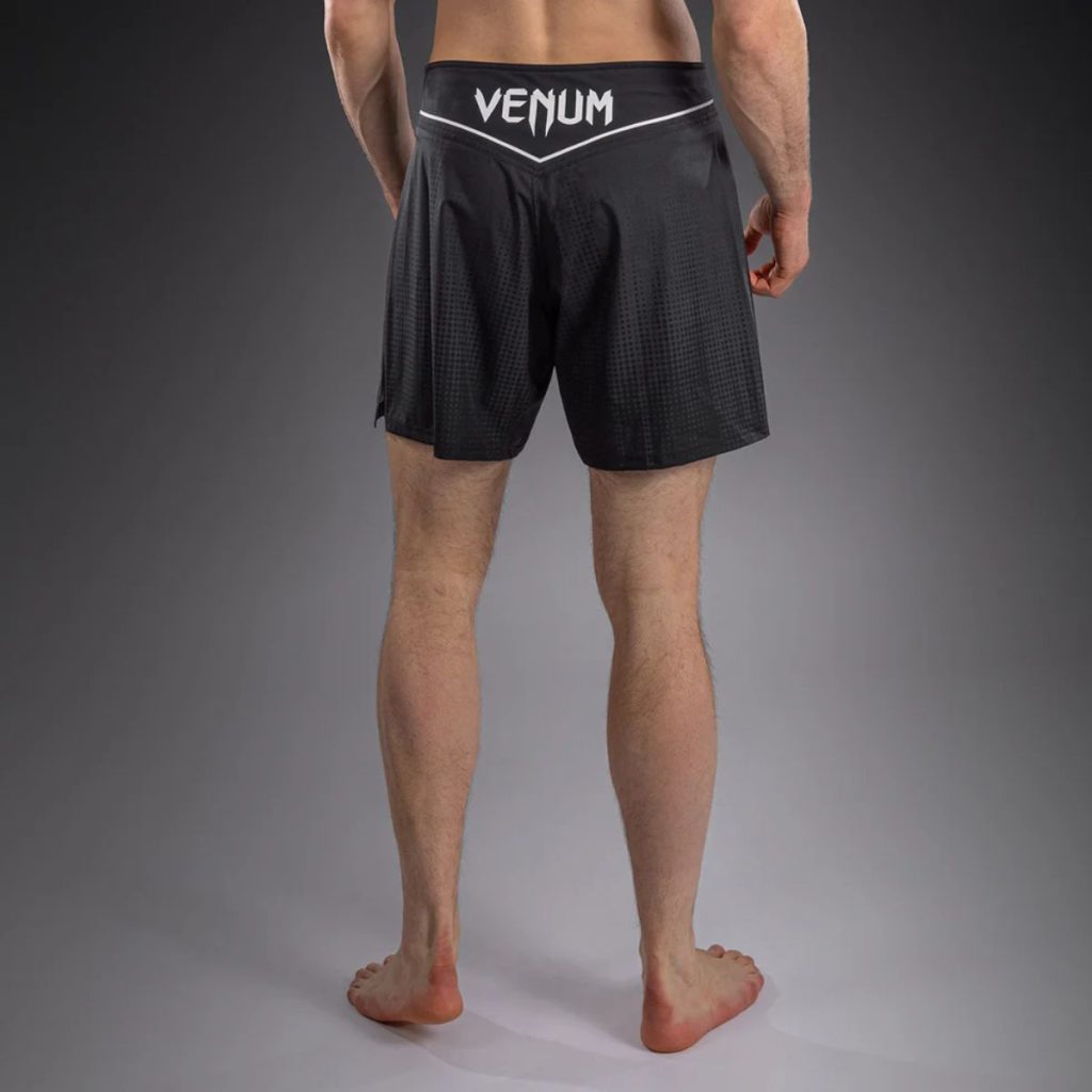 Шорти Venum Stealth Fightshorts Black/White – изглед отзад
