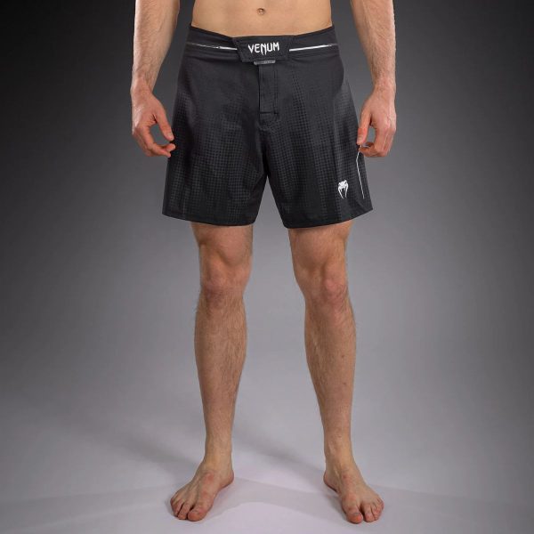 Шорти Venum Stealth Fightshorts Black/White – изглед отпред