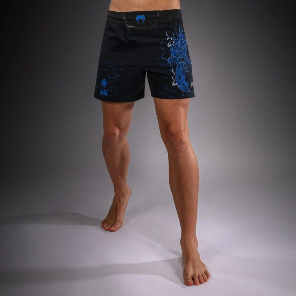 Шорти Venum Thunder Dragon Fightshorts - Black/Royal Blue – страничен изглед