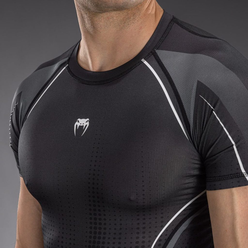 Рашгард Venum Stealth Short Sleeve Rashguard Black/White - детайл на плата