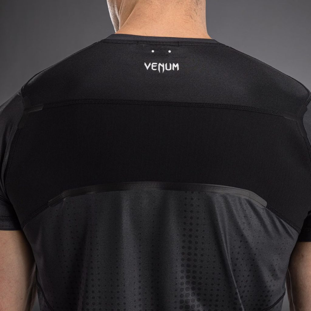Тениска Venum Stealth Dry-Tech T-Shirt Black/White - лого детайл