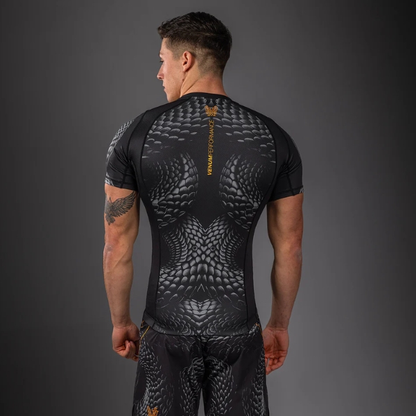 рашгард venum matupa short sleeve rashguard - black/grey/gold 1
