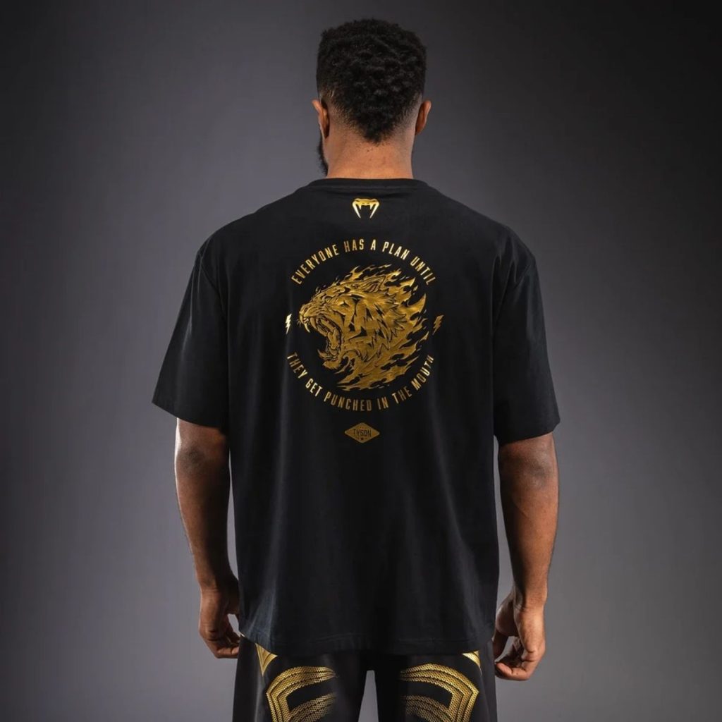 Тениска Venum x Mike Tyson Tiger T-Shirt – Black/Gold – заден изглед със златистата тигрова графика