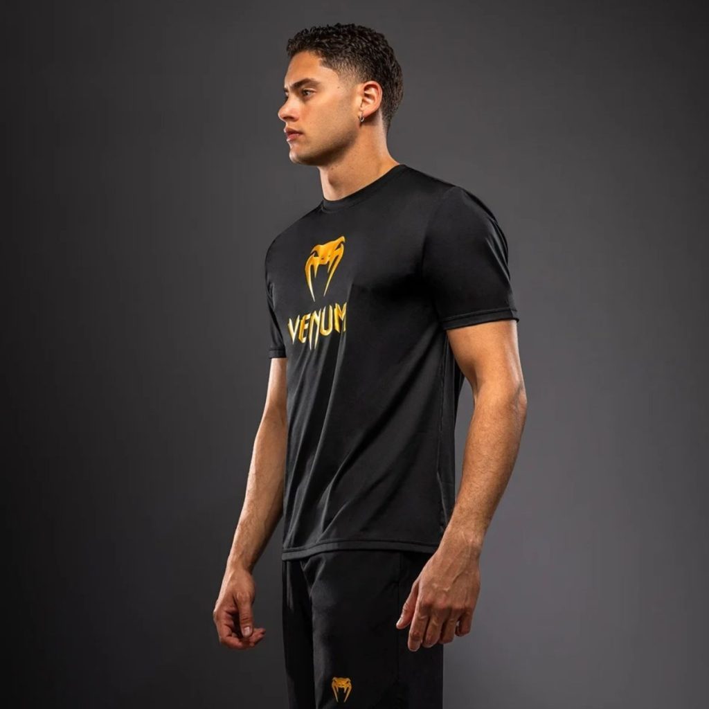 Тениска Venum Classic Dry Tech T-Shirt – Black/Gold – страничен изглед