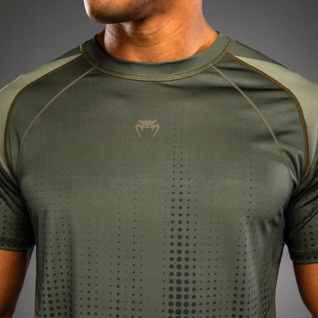 Тениска Venum Stealth Dry-Tech T-Shirt Khaki/Dark Green - детайл на материята
