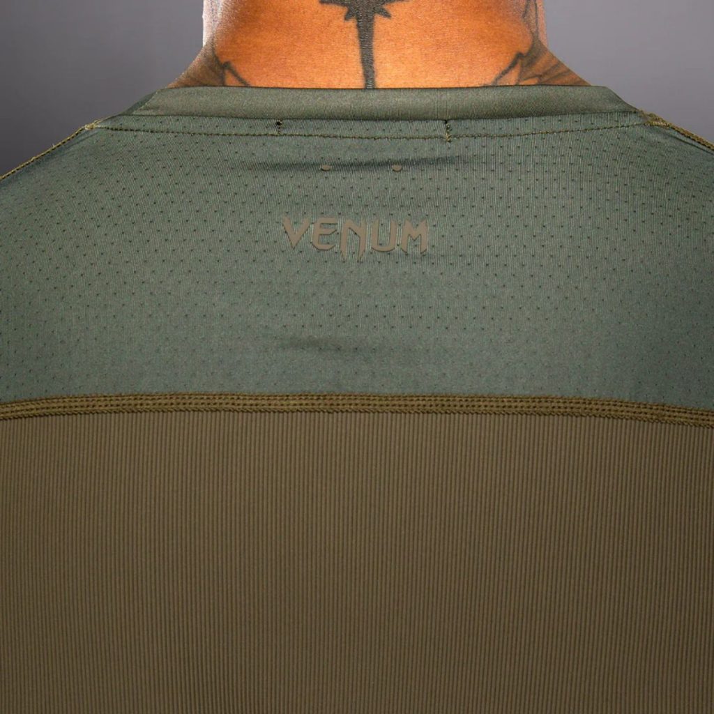 Тениска Venum Stealth Dry-Tech T-Shirt Khaki/Dark Green - лого детайл