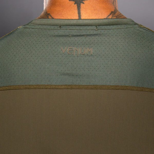 Тениска Venum Stealth Dry-Tech T-Shirt Khaki/Dark Green - лого детайл
