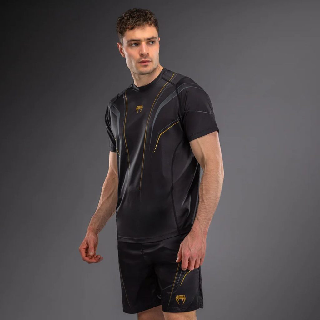 Тениска Venum Streamline Dry-Tech T-Shirt Black/Gold – изглед отзад