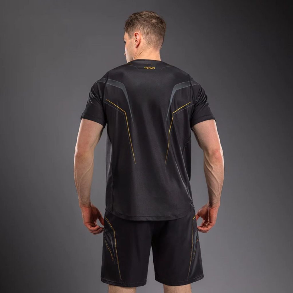 Тениска Venum Streamline Dry-Tech T-Shirt Black/Gold – страничен изглед